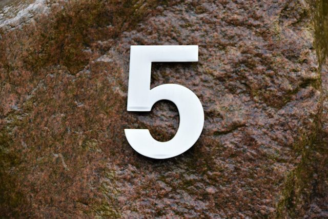 De 5 store